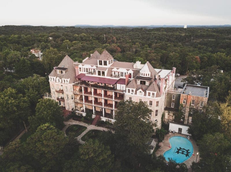 1886 Crescent Hotel & Spa
