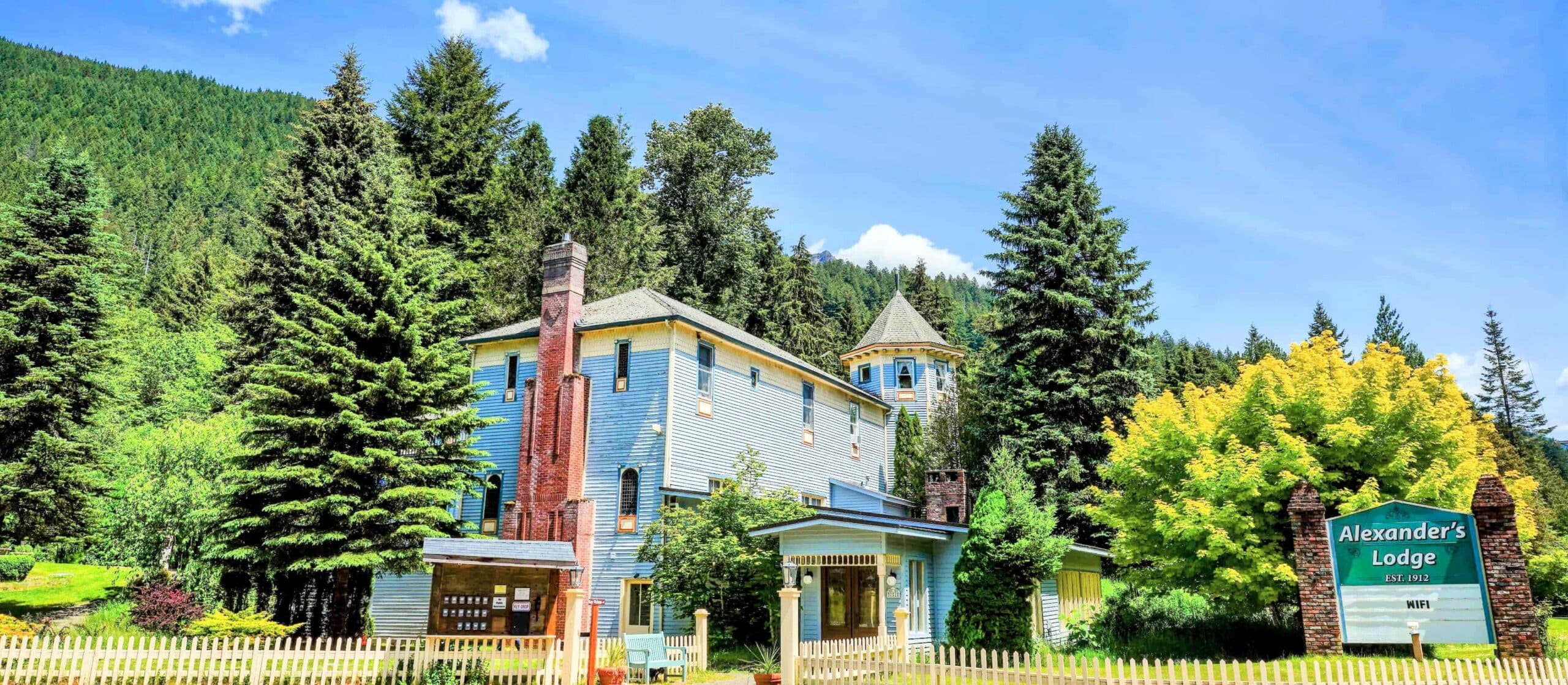 Alexander's Lodge at Mt. Rainier in Ashford, WA