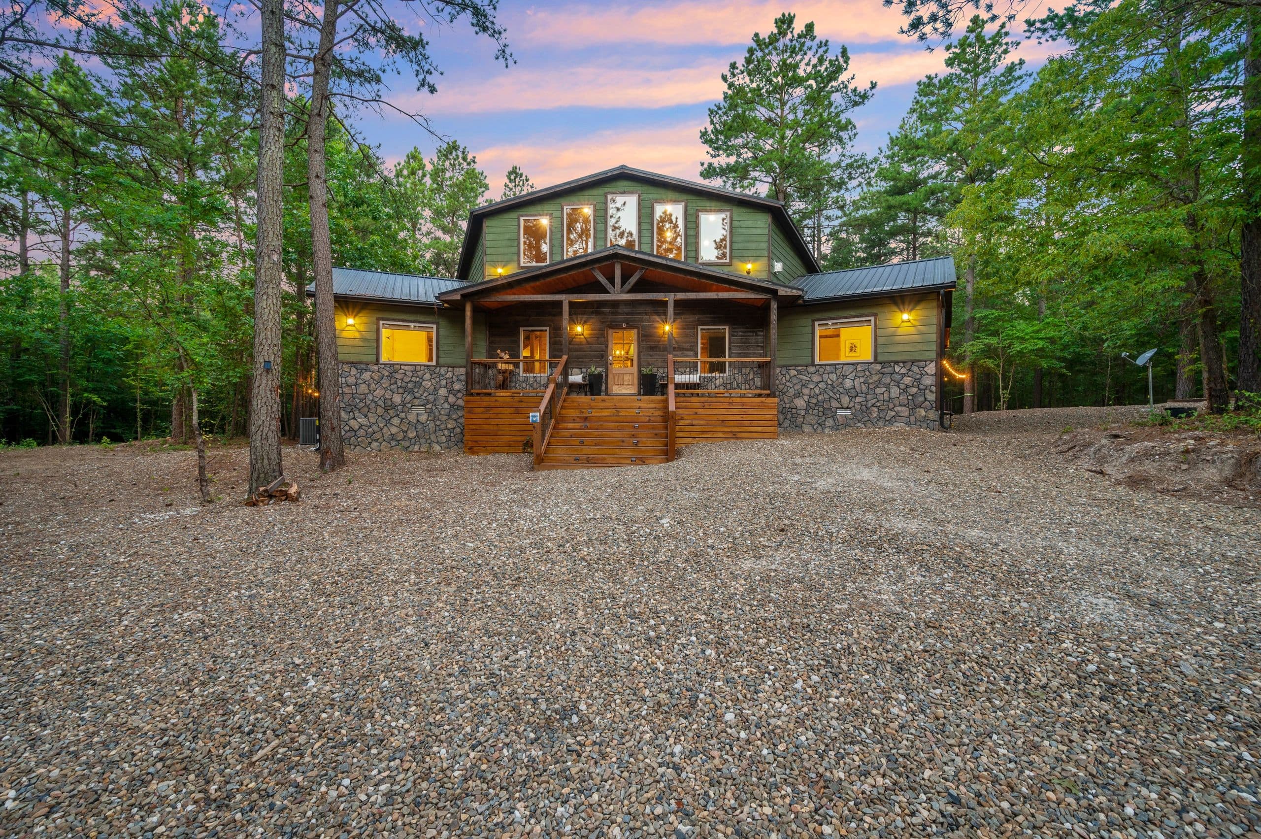 Green Lantern Cabin in Broken Bow, OK
